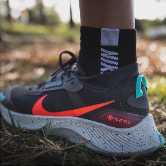 NIKE Men’s Pegasus Trail 3 Gore Tex Sneakers DC8793-002 Black Crimson Size 7.5 - Picture 1 of 13